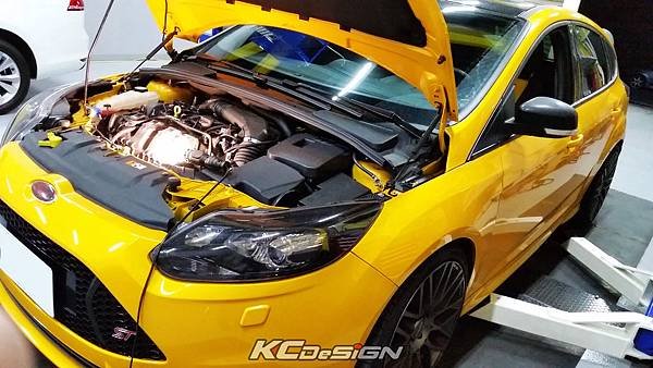 Ford Focus ST MK3 安裝 KC.TBS_01.jpg