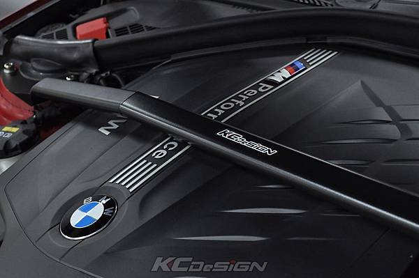 BMW F22 M235i 安裝 KCDesign 不鏽鋼引擎室拉桿_05.jpg