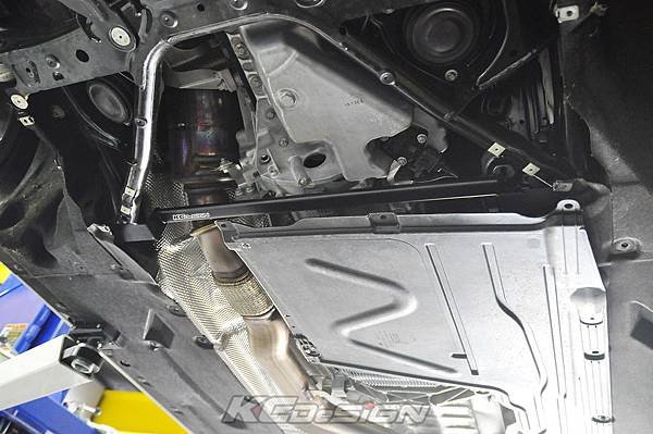 BMW F22 M235i 安裝 KCDesign 引擎室拉桿、前下、後下三角拉、後下兩點式拉桿_06.jpg