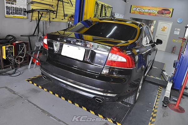 Volvo S80 D4 安裝 KCDesign 前後4點式結構桿、後防傾桿_017.jpg