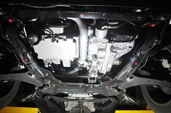 Volvo XC60 T5RD 升級 KCDesign 全車結構桿、前後防傾桿、鋁合金渦輪管、輪距墊寬器_012.jpg