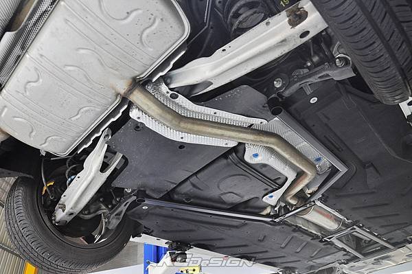 M-Benz CLA250 安裝 KCDesign 全車底盤結構桿、鋁合金引擎下護板_010.jpg