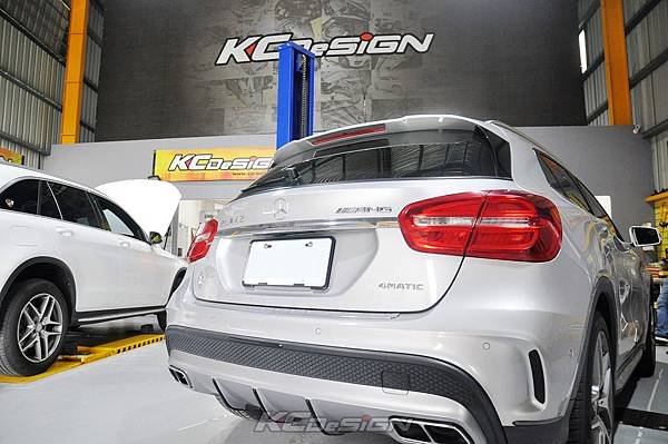M-Benz GLA45 安裝 KCDesign 全車底盤結構桿(五件式)_016.jpg