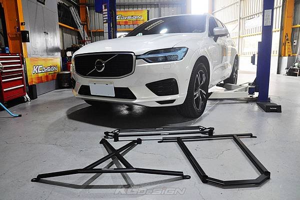 Volvo XC60 T8 安裝 KCDesign 底盤結構桿(4件式)、鋁合金下護版_002.jpg