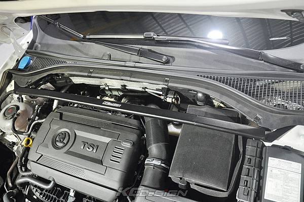 Skoda SuperB 安裝 KCDesign 全車底盤結構桿(5件式)_008.jpg
