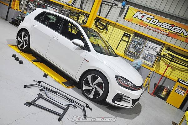 VW Golf 7.5 Gti 安裝 KCDesign 底盤結構桿(5件式)_003.jpg