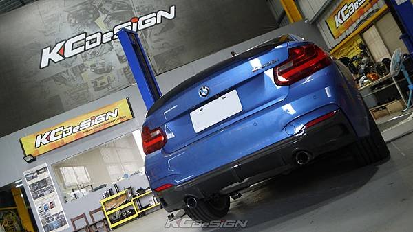 BMW F22 M235i 安裝 KCDesign 全車底盤結構桿(六件式)、前後防傾桿054.jpg