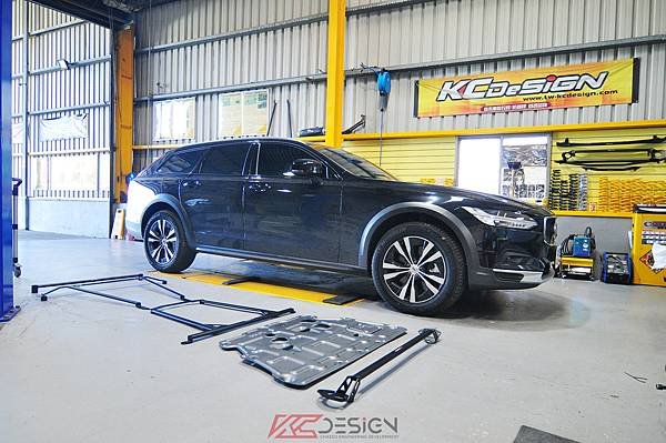 Volvo V90CC T6 升級 KCDesign 拉桿4件式+鋁合金下護板-20200120_014.jpg