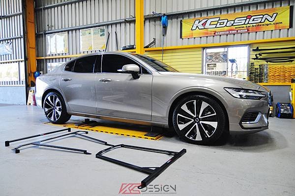 Volvo S60 T8 安裝 KCDesign 拉桿三件式-20210119_017.jpg