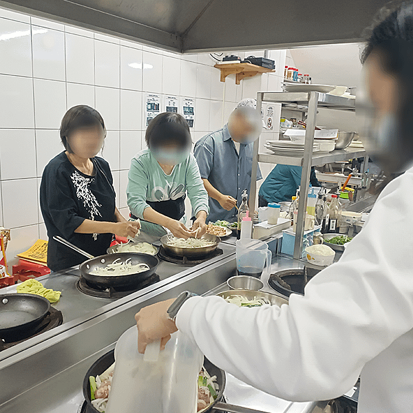 日式食堂順利結訓拉~