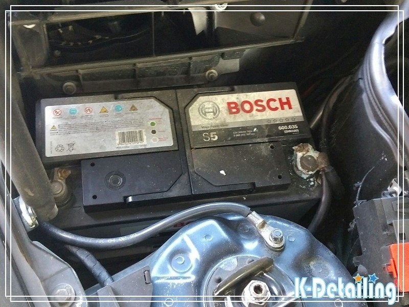 賓士C240原車電瓶使用韓國製BOSCH DIN100電瓶.jpg