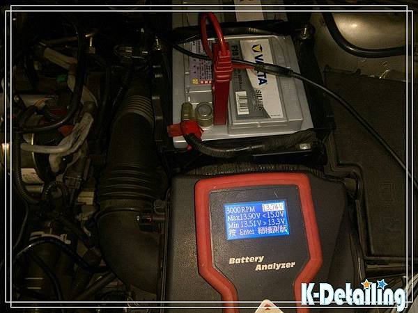 FORD福特2012~2015年MK3 Focus TDCI電瓶更換後進行發電機日間電力負載檢測電壓顯示13.74伏特.jpg