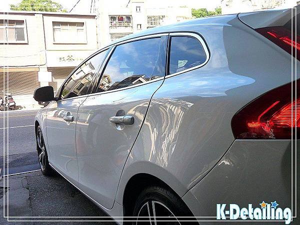 【清水洗車就可以了嗎】VOLVO V40新車鍍膜.JPG