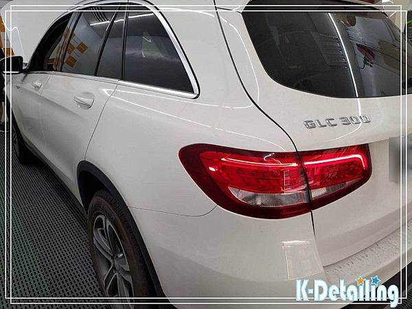 22635Mercedes-Benz賓士2016年GLC300來店進行輔助電瓶更換.jpg