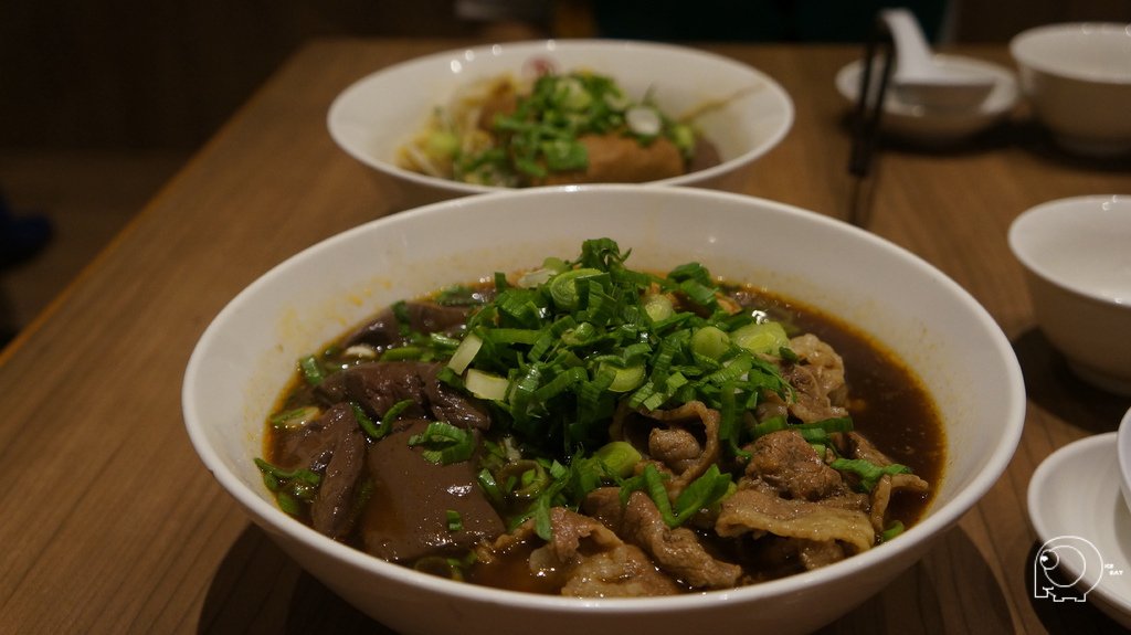 麻辣牛肉麵