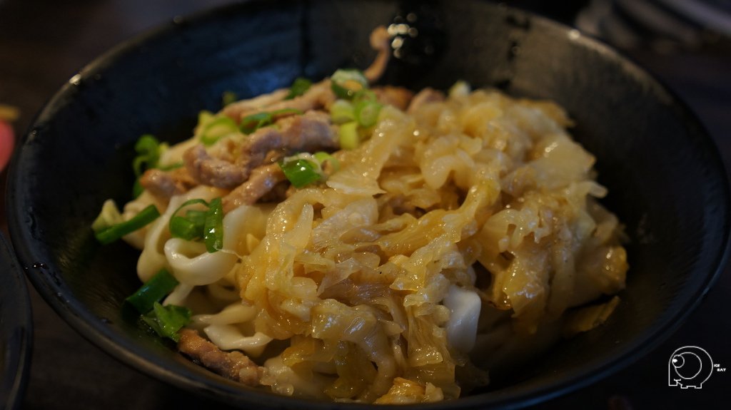 東北酸白菜肉絲拌麵