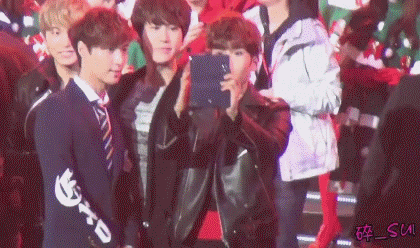 长直发的碎_sui爱Lay_s64ea1fffgw1ec7k9jvovpg20bo06w1kz.gif