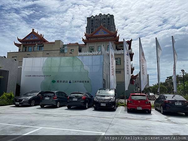 國泰、台灣三井●UNi PARK 接待會館停車場