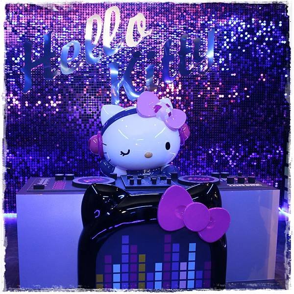 CROP-HELLO-KITTY-40週年特展-DISCO-KITTY