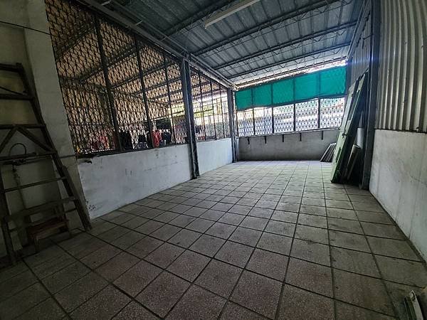 LINE_ALBUM_怡東路店面2_220127_3.jpg