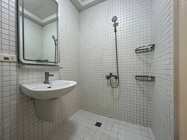 LINE_ALBUM_白色小屋5a_230714_0.jpg