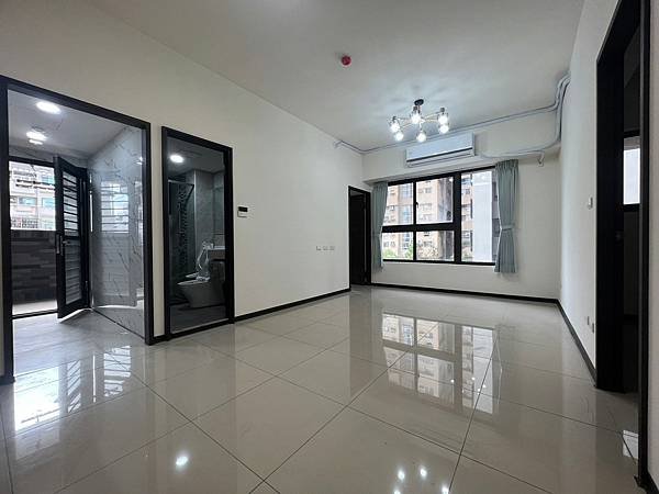 LINE_ALBUM_昕願景兩房一廳一衛_231207_12.jpg