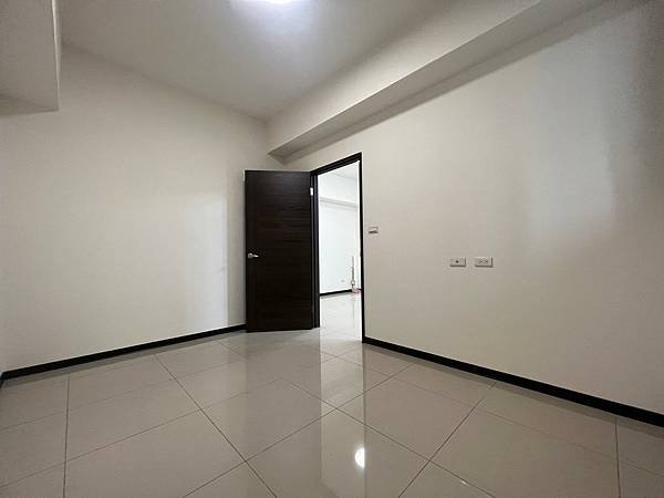 LINE_ALBUM_昕願景兩房一廳一衛_231207_7.jpg