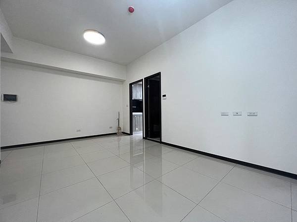 LINE_ALBUM_昕願景兩房一廳一衛_231207_9.jpg