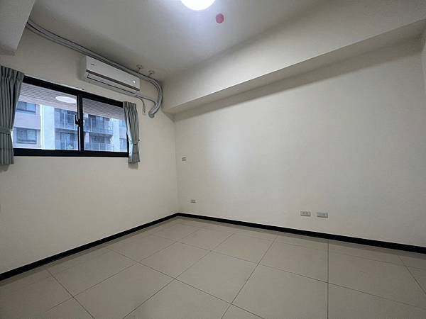 LINE_ALBUM_昕願景兩房一廳一衛_231207_8.jpg