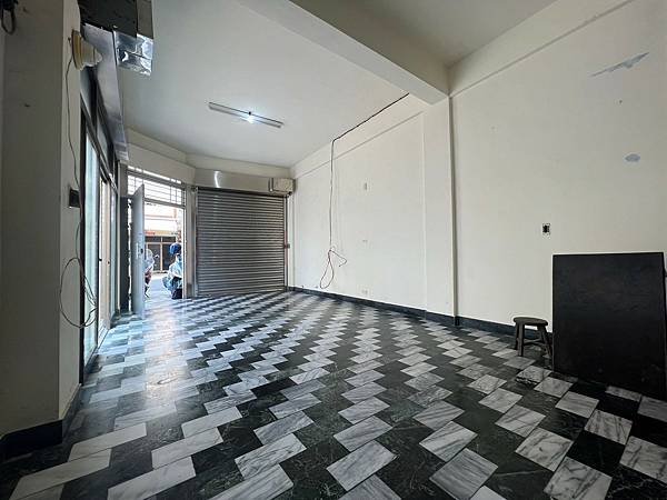 LINE_ALBUM_仁和路靜巷精美店面_240307_1.jpg
