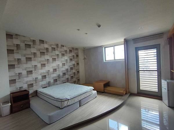 LINE_ALBUM_中西區經典民宿風大套房6B_240712_3.jpg