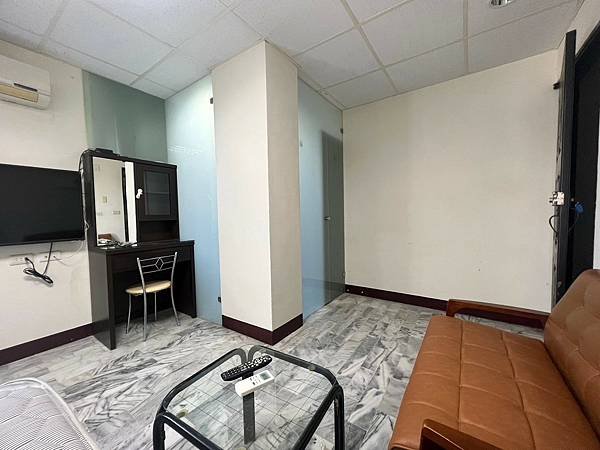 LINE_ALBUM_近市政府可貓陽台套房B502_240801_6.jpg