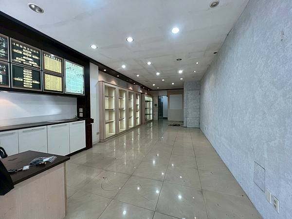 台南租屋~南區新興路優質店住