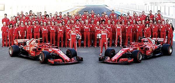 2018 F1 Ferrari車隊全隊畢業照.jpg