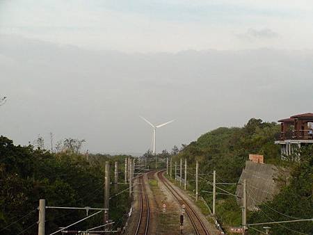 崎頂天橋北面