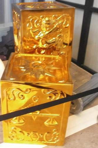 黃金聖衣箱