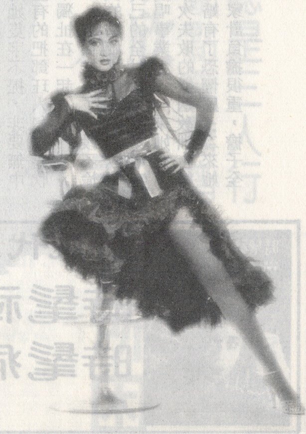 康嘉欣102404.jpg