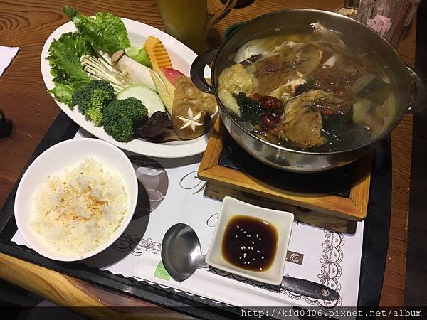 【Kay食記】簡餐 - 聚亭軒茶飲、美食館 - 吃在台中(沙