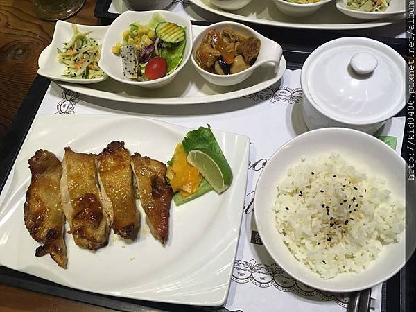 【Kay食記】簡餐 - 聚亭軒茶飲、美食館 - 吃在台中(沙