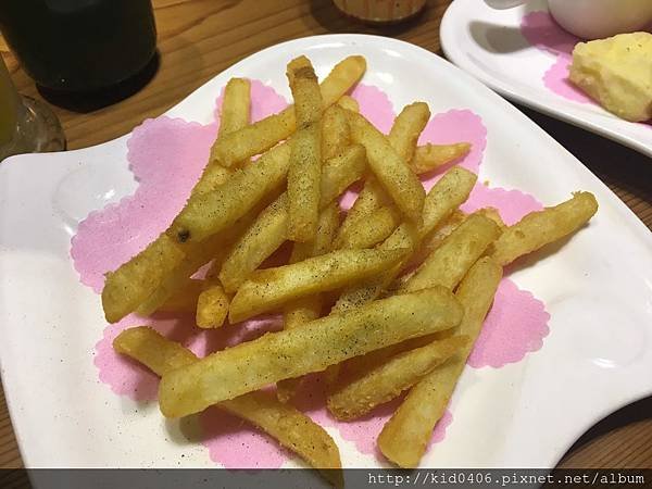 【Kay食記】簡餐 - 聚亭軒茶飲、美食館 - 吃在台中(沙