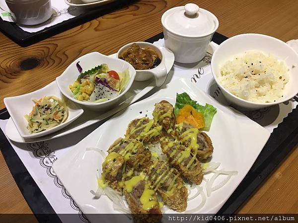 【Kay食記】簡餐 - 聚亭軒茶飲、美食館 - 吃在台中(沙