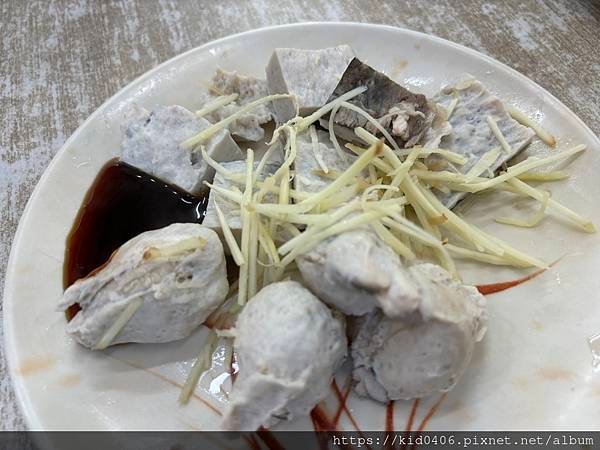 【Kay食記】在地經營三十多年，用餐時間都滿座的【小林雞肉飯