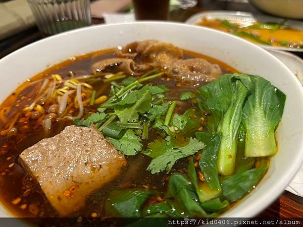 【Kay食記】低調不易發現，麻辣味很足夠價位又不貴的【宮寶寶