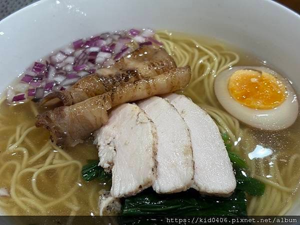 【Kay食記】藏在高雄文化中心旁的真心味道——榮一拉麵，隱藏