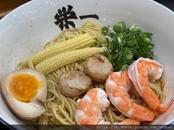 【Kay食記】藏在高雄文化中心旁的真心味道——榮一拉麵，隱藏