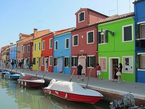 houses-111484_1280.jpg