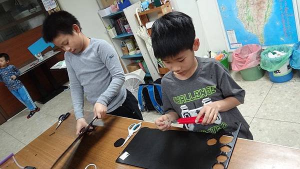 20171206手作機器人身軀 036.JPG