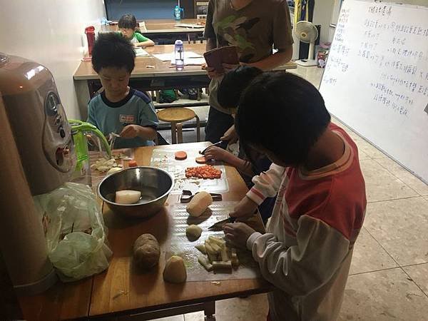 20181004 烹煮玉米濃湯 001.jpg