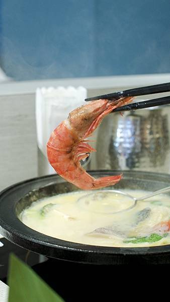 [台北｜市政府站] 大利石頭火鍋。超香爆炒麻油鍋。新開幕個人