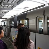 那霸電車很短，只有2截車廂